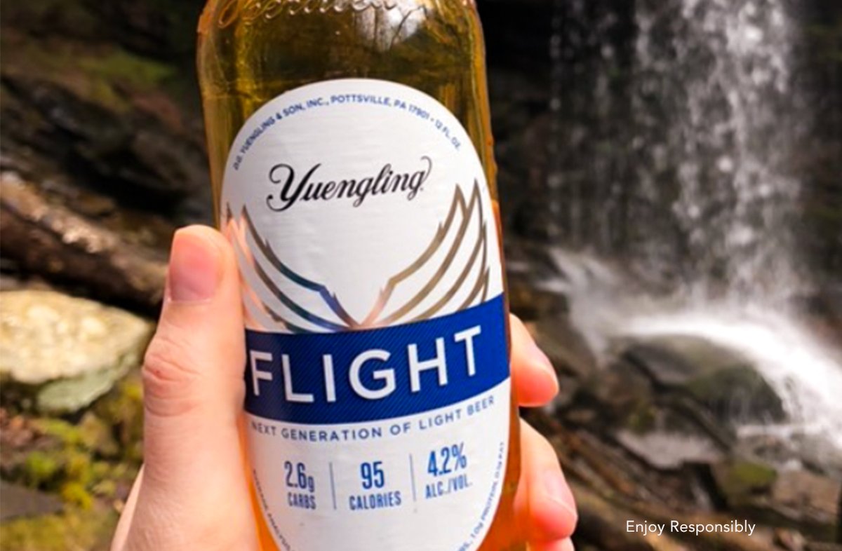 Raise your hand if you're also falling in love with our newest brew. 🍻 
#RaiseTheBar 
📷: Steph Kibler
