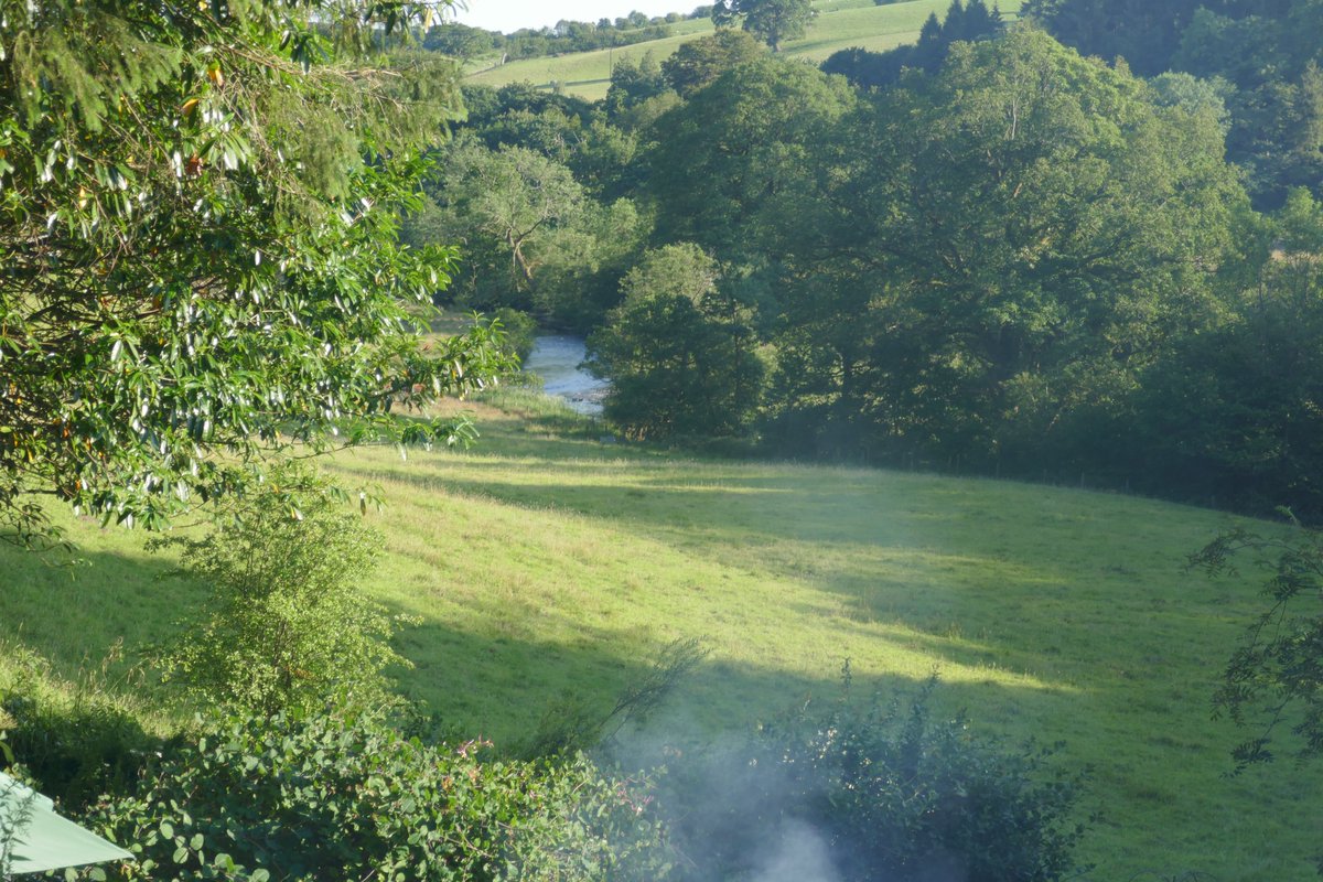 TheLengthsman's tweet photo. Ahh, the smell of barbecue seafood down the #CrakeValley https://t.co/zGDvMgXVO4