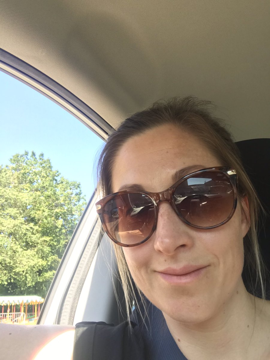 kat_rushton's tweet photo. Whenever it’s hot and sunny in the UK (rare) I have to play #TheVerve #bittersweetsymphony and pretend I’m @ReeseW in #CruelIntentions with the wind blowing through my hair (shame I don’t have a convertible but there’s no point in this country) 😂 https://t.co/m63UvKLMqP