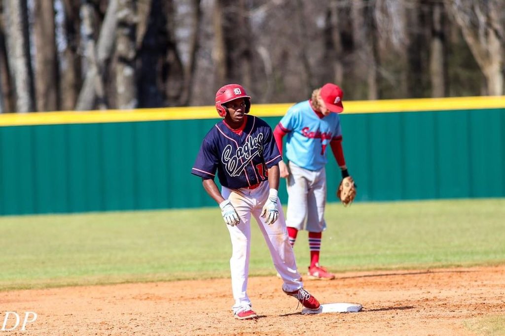 Cam_Berry_'s tweet photo. By the grace of God im blessed to have the opportunity to continue my academic and baseball career at Ecclesia College. Thank you to all my coaches, teammates, and family for pushing me to be the player and person I am today. #GoRoyals #jucobandit @DSCCBaseball @EC_Baseball_ https://t.co/T4h6YDNOlI