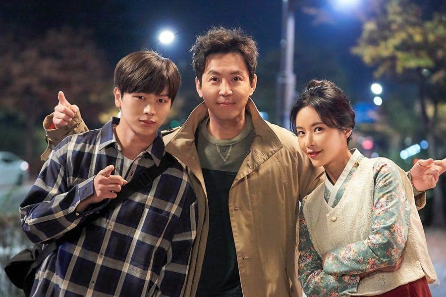 soompi's tweet photo. WATCH: #HwangJungEum, BTOB’s #YookSungjae, And More Bid Farewell To “Mystic Pop-Up Bar”
https://t.co/YEvcTfAIs2 https://t.co/ApOMy0TRAN