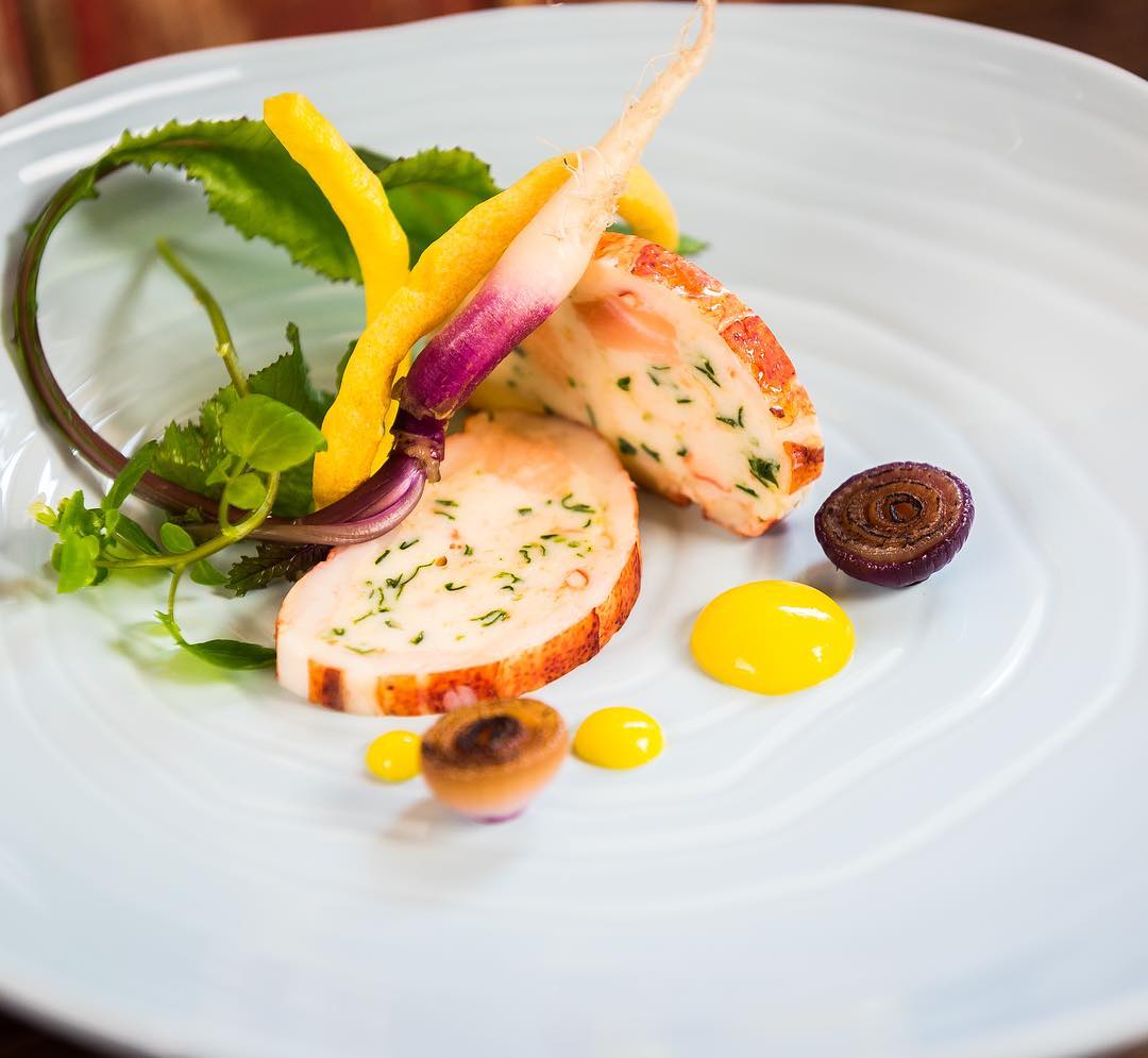 RichRosendale's tweet photo. Lobster + Mango
#rosendalecollective #rosendaleonline #food #inspiration #adventure #plating #artofplating #chefsroll #chefsworld #culinary https://t.co/2feauadLGp