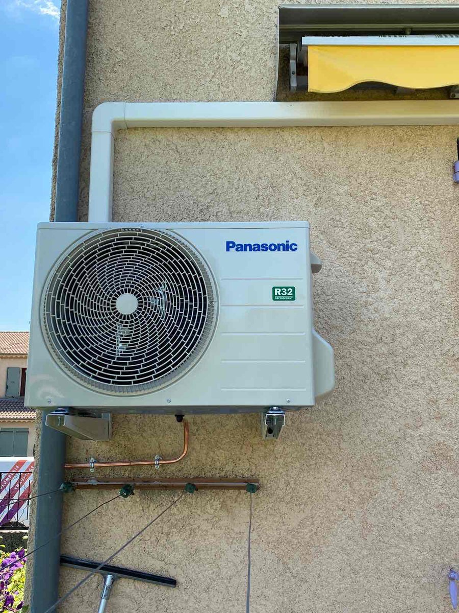 SarlTAMIETTI's tweet photo. C’est la saison des clims 🥰 et vous ? Trop chaud l’été ? Appelez nous pour un devis ☺️ https://t.co/GCeLOhaQIK