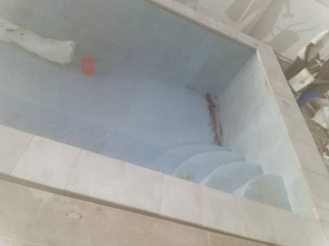 ShafaEngineerin's tweet photo. Day 2: Pool fiberglass lining (2nd&amp;3rd tissue) + Coping Installation at Elisenheim https://t.co/dWtyfhkUp6