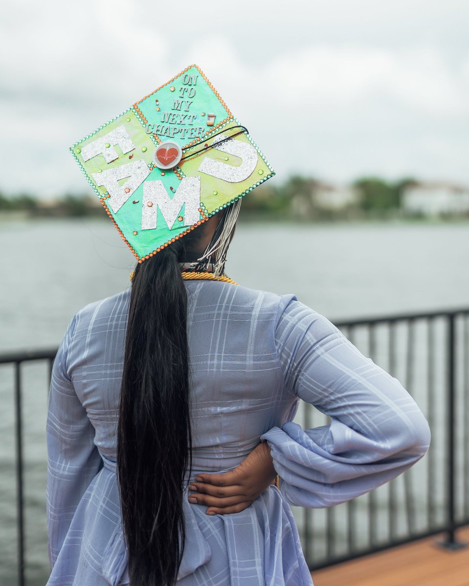 rubyex_'s tweet image. And just like that, I’m moving onto bigger and better things 🐍💚🧡#famu24