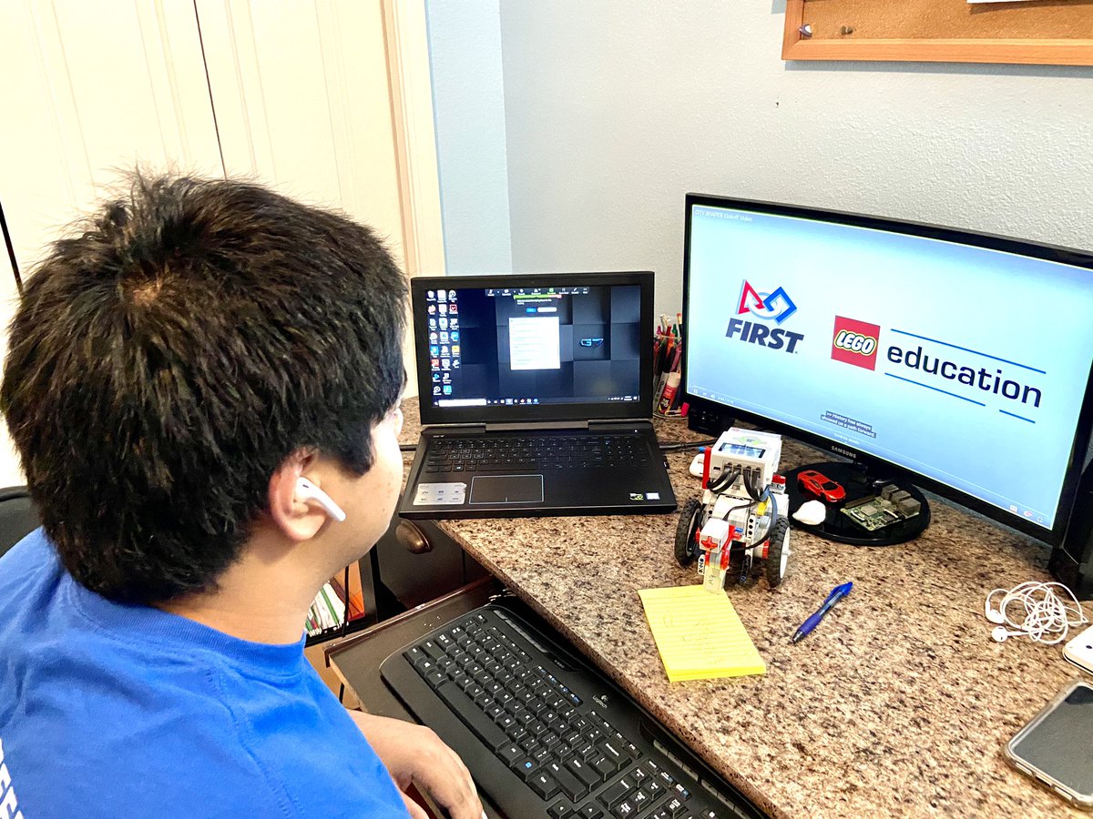 stemvisioninc's tweet image. Helping the next generation to get excited with Robotics. @stemvisioninc free summer EV3 camps encouraging kids to hone in their skills and enthusiasm and get excited in skills like coding, electronics, metalworking, graphic design, web creation @FIRSTweets @FLFTC @HadronKnights