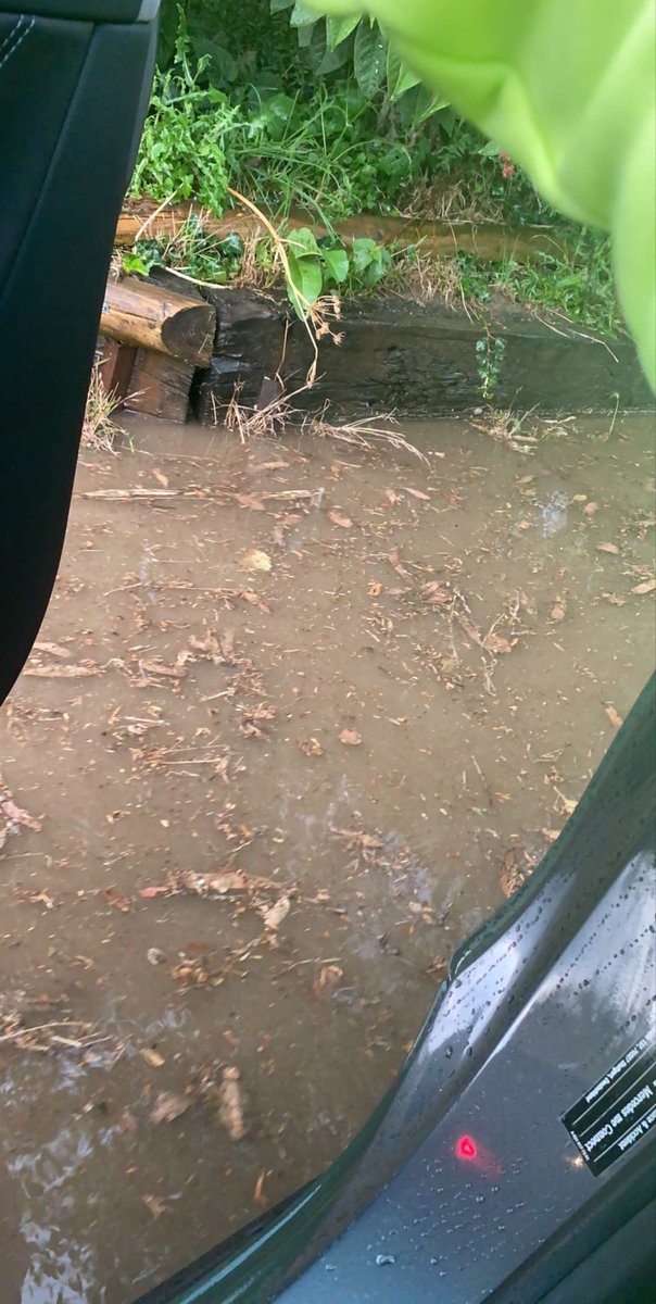 l0rd_cs's tweet image. Flooded. Won’t start. 😁