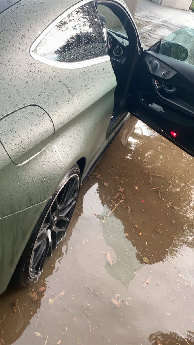 l0rd_cs's tweet image. Flooded. Won’t start. 😁