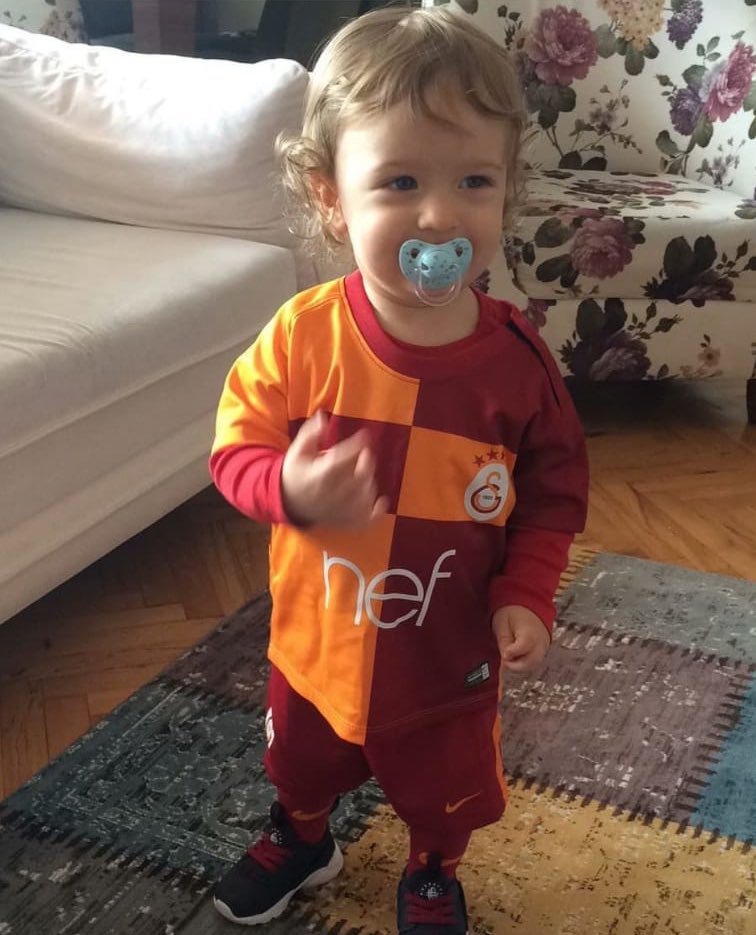 Düşünsenize birinde bir hayatınız var. Ve onun tek şansı onun gidip kök hücre bağışçısı olması!
3 Yaşındaki Alp için, 5 yaşındaki Öykü için
6 yaşındaki Asya  için
Ve daha niceleri için
Haydi Kızılaya!
Sadece üç tüp kan yeter!
Haydi duyuralım çocuklarımıZın sesini! <a href="/haluklevent/">Haluk Levent ( Ahbap Ekibi )</a>