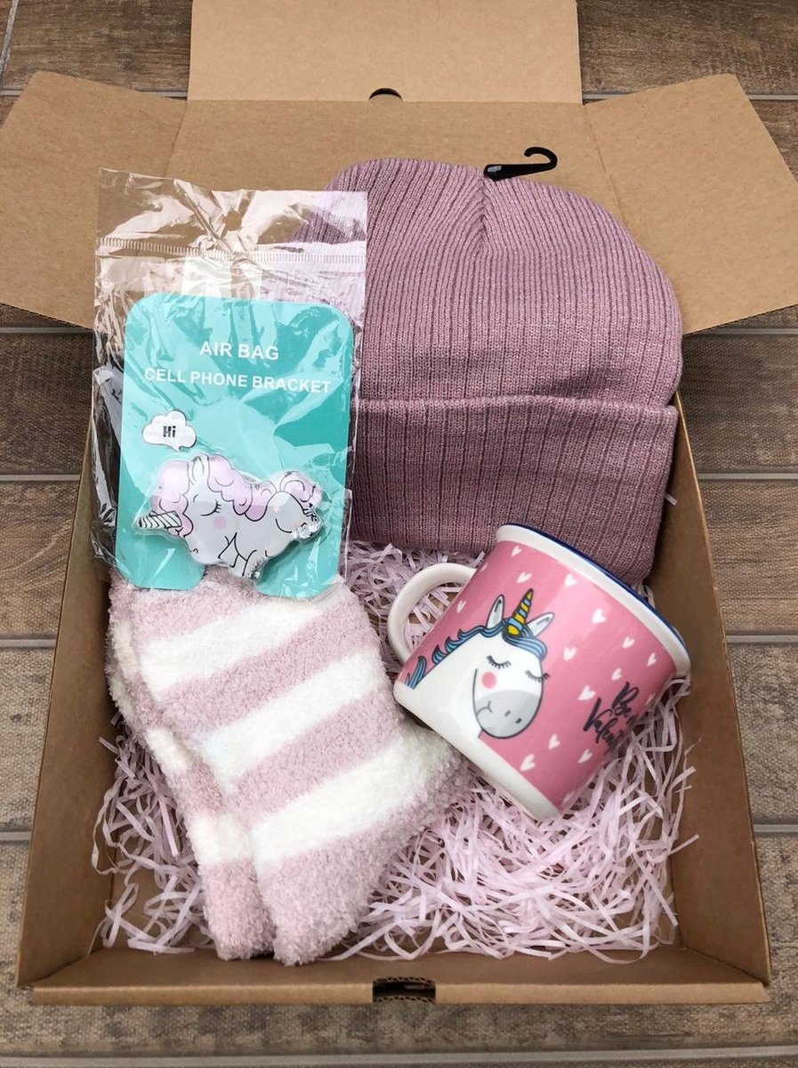 happyboxpy's tweet photo. Te mostramos algunas opciónes de #HappyBox para regalar 😍🎁✨
. 
Podes darle un toque extra agregando globos personalizados con la frase que quieras 🎈☺️
. 
Quedate en casa y escribinos al 📲 0982 109 425. https://t.co/reWhdCopJq