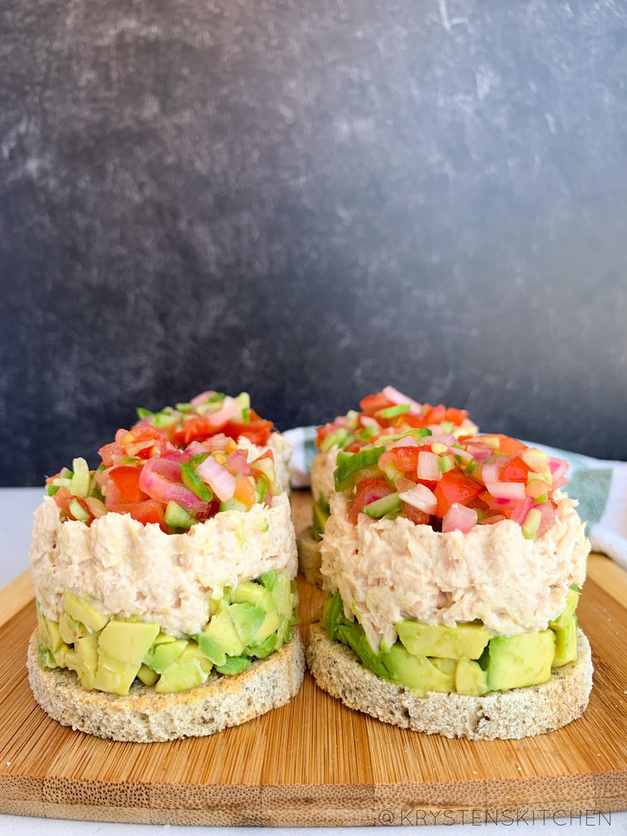 KrystensKitchen's tweet photo. Totally “OFF THE HOOK!” tuna sammies! (Ad) Grateful for the opporTUNAty to create another tasty recipe w Blue Harbor Fish Co!

Recipe: https://t.co/5X9Eq5pYY7
It's extra soFISHticated!

#blueharbortuna #blueharborfishco #mscbluefish #sustainability #BeRealEatReal #KrystensKitchen https://t.co/IlZZRpjnk9
