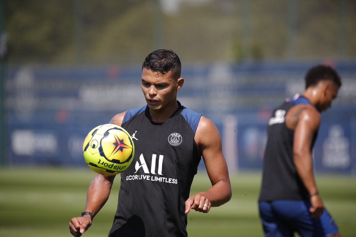 tsilva3's tweet photo. I’m back ! #ThiagoSilva #CampDesLoges https://t.co/3MsHg0FuLb