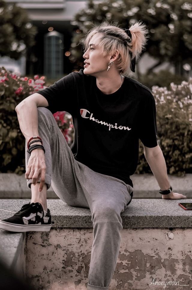 —Via IG—

🎡🏜 #RolbandchellaXX día uno con mi nuevo amigo, <a href="/JeremiahLetxH/">Jeremiah</a> 👽👽 (y gracias por la foto)