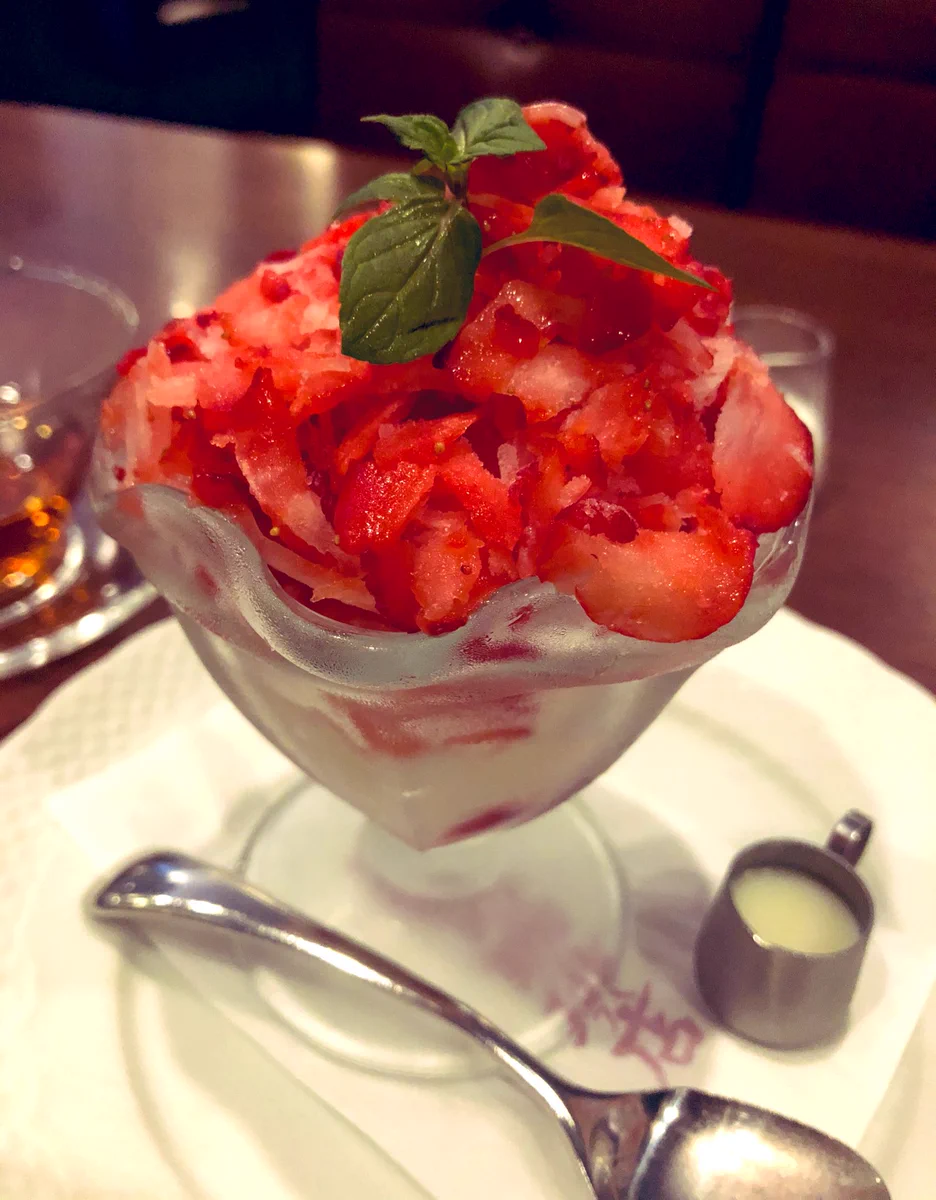 「星乃珈琲」今限定のイチゴのかき氷食べてみて！！: