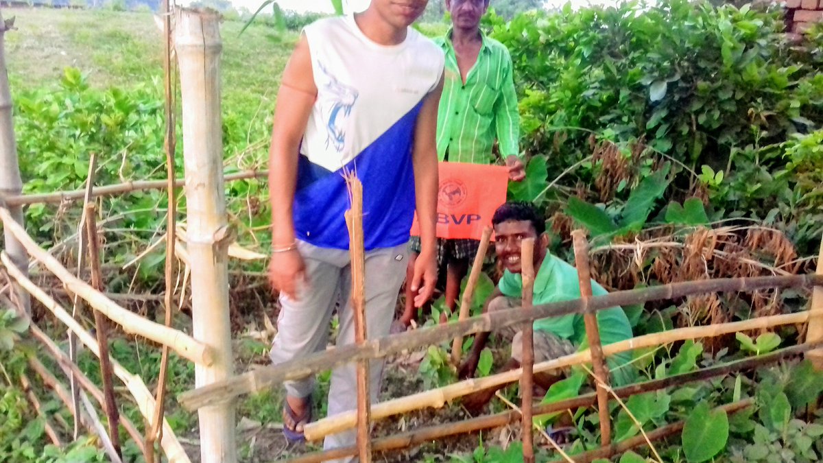 JibanDhibar7's tweet photo. অখিল ভারতীয় বিদ্যার্থী পরিষদ(ABVP)এর খয়রাশোল নগর শাখার পক্ষ থেকে বৃক্ষরোপণ কর্মসূচি।
#TreePlantationProgramme
#ABVPKhayrasole
#ABVPBirbhum https://t.co/y2AfRs4uiu
