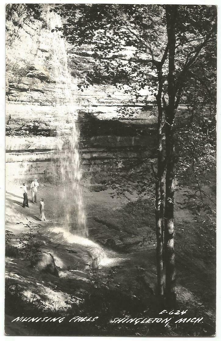 MichiganHist's tweet photo. Munising Falls - ca. 1940s (ebay)
#PicturedRocks #AlgerCounty https://t.co/rtbREXnRvC