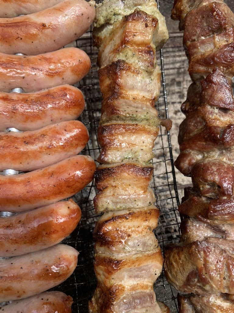 Alegria Shibuya シュラスコレストラン アレグリア渋谷 夏はビアガーデン開催 お弁当 日替わりはポークパラダイス ジューシーなソーセージもポークです 写真よりも実物のが美味しそう ライブ弁当 渋谷ランチ 渋谷新南口ランチ 渋谷