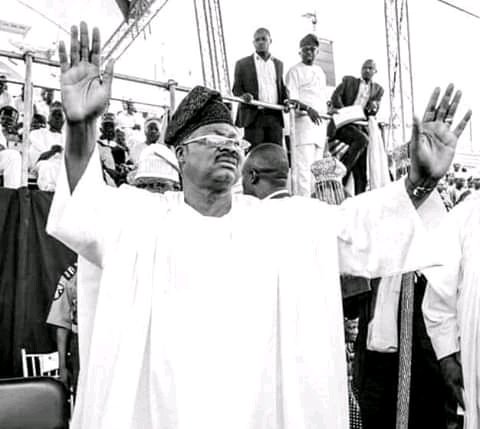 Igboho_Sunday's tweet photo. He biding us farewell and we didn't get the message..
Akanji Iko Odigba ooo @MBuhari @AsiwajuTinubu @seyimakinde https://t.co/UQgN4eUnrz