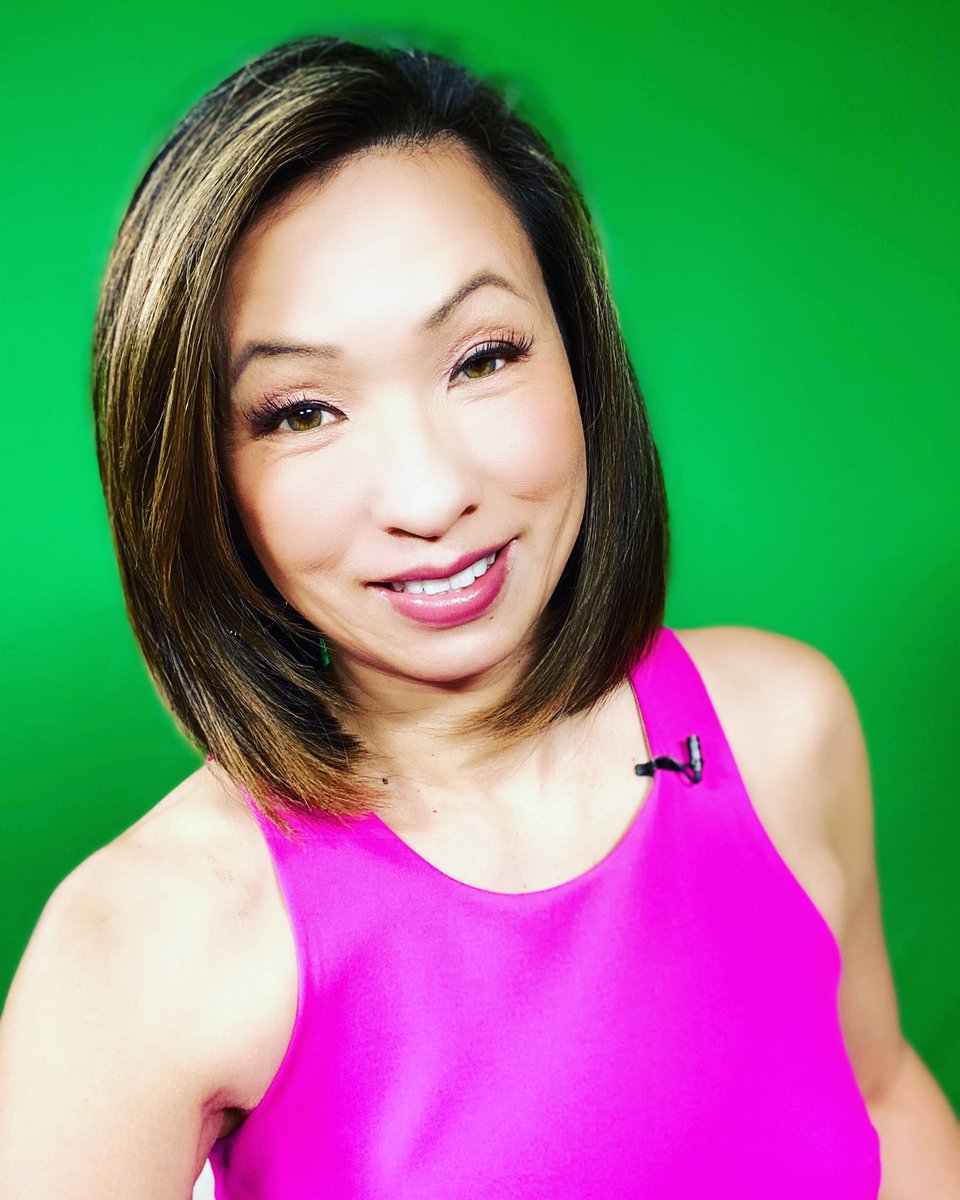 SharonChenTV's tweet photo. #FriyayEve Think #Pink!  Not just a color, it’s an attitude...and it has all the #FridayFeels
#Pink #FaveColor #PinkLove #Friday #Tomorrow #OnlyaDayAway #anniesaiditbest https://t.co/nPuW90hzUa