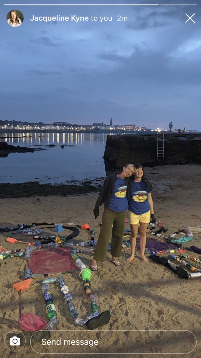 Just the 2 of us ... 33 kilos of nearly sea pollution! Weirdest things: raw burgers, rosary beads and a hurley stick! Way too much plastic, cans and toys tonight! All bins full so not possible to do recycling. The clothes and toys are in the shower hut...claim them quickly 💚🌊🐳