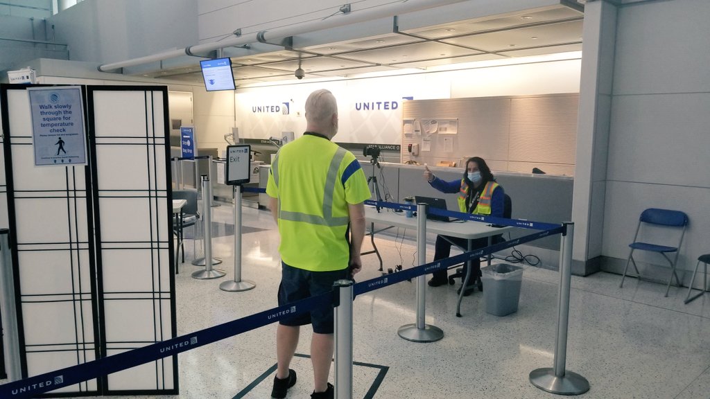 AntwonWarden's tweet photo. IAH Looking after our United family with  thermal camera technology. Quick, Easy, and Safe!👍 https://t.co/DMYYQJZqJ5
