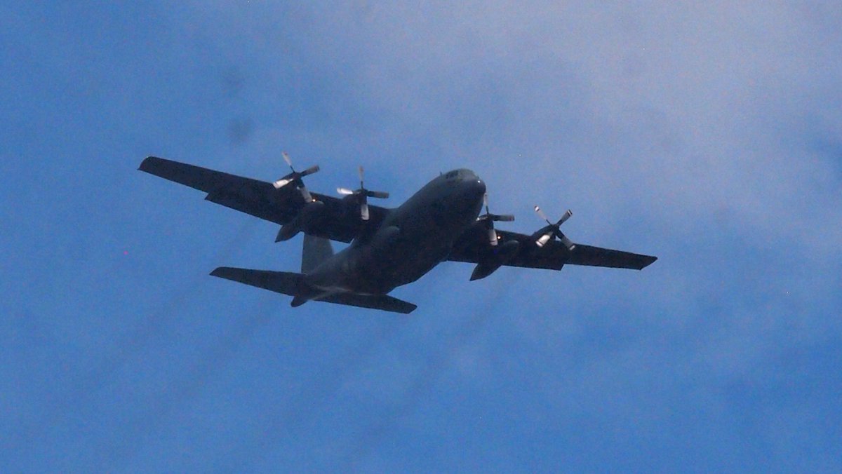DevP_SF's tweet photo. @ColinWxchaser I know you are a person in the know. There has been a c130 flying around Durham region all day, low passes. Looks like search and rescue or training patterns. Any idea about this? https://t.co/Z4oCVwBtU2