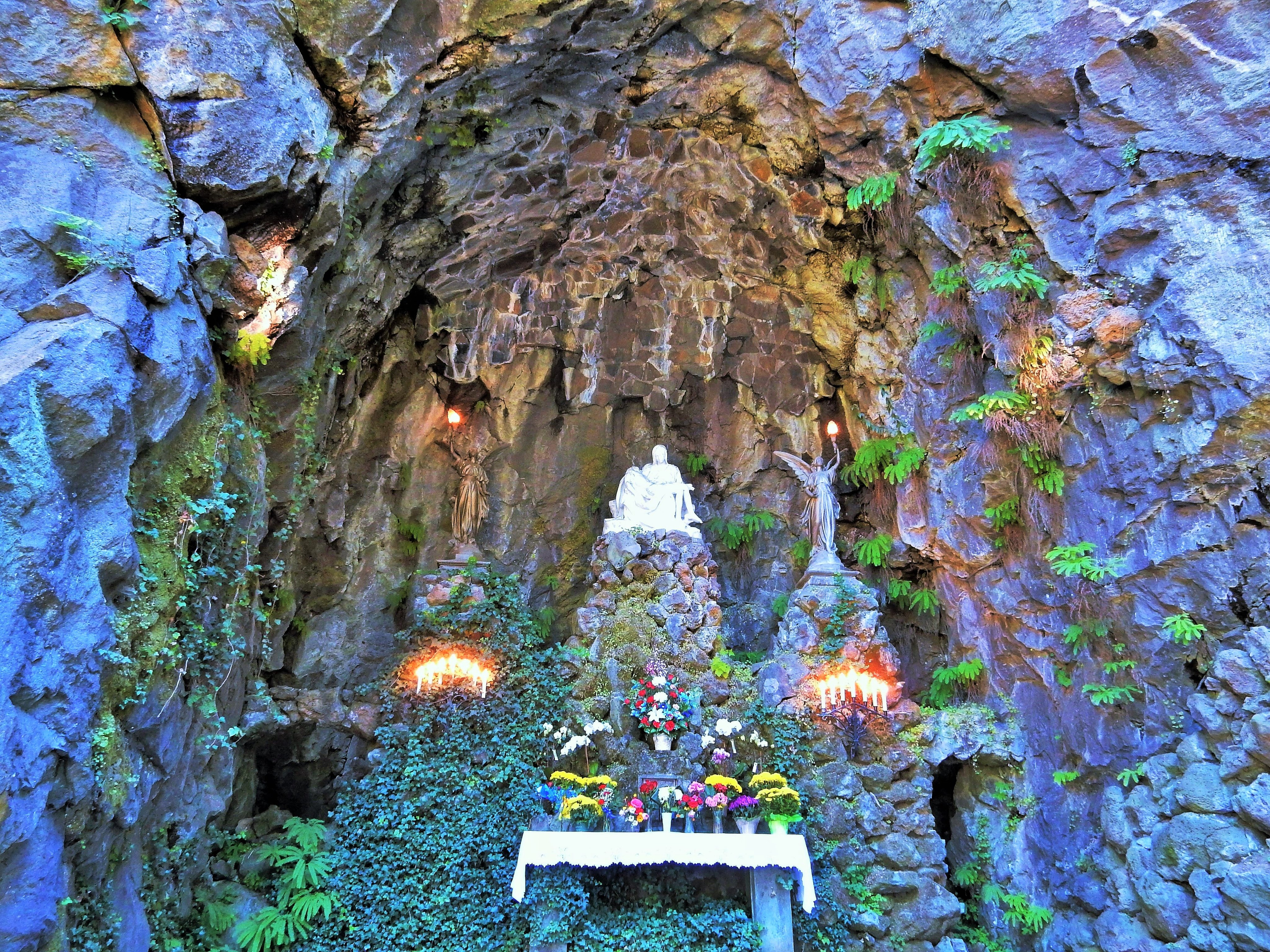 The Grotto!