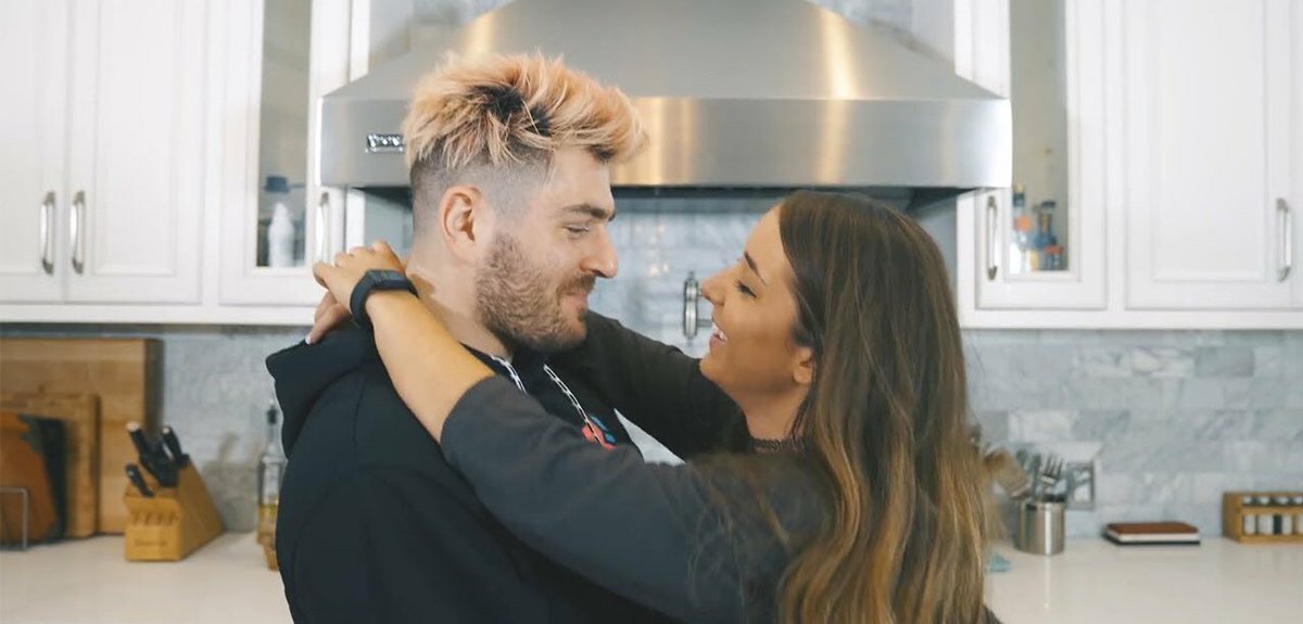 ArcanaLegacy's tweet photo. Shattered knowing one as wholesome as Jenna Marbles is a target of toxicity. Always tries to do right by ppl(&amp; even animals). She helped my depression for years. Words cant describe the good she's done for me &amp; millions of others. She's a light in this dark world. #WeLoveYouJenna https://t.co/cOPyYQVN0S