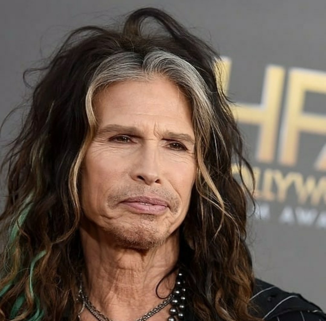 Happy 75th birthday to Carly Simon. 