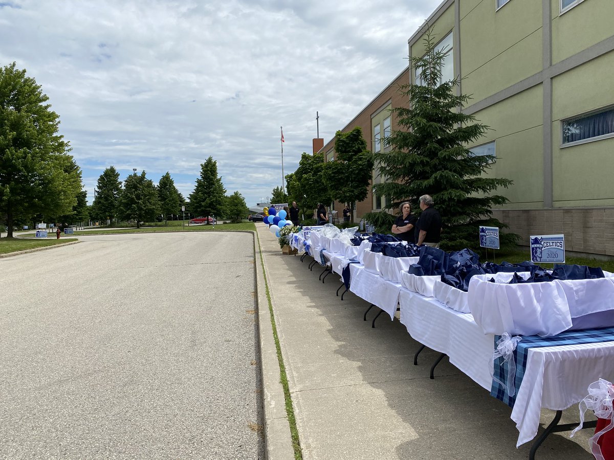 TheBlueBlast's tweet photo. What a day! Getting to see so many smiling Celtic faces in person was an absolute JOY! Can’t wait to celebrate with the second half of the Class of 2020 tomorrow! #WCDSBconnected https://t.co/CE0n5waXfI