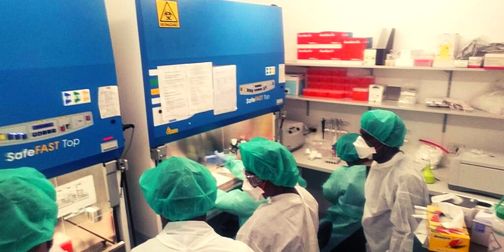 CentreHealthSec's tweet photo. STRIVE PNG is an 🇦🇺🇵🇬 infectious disease research partnership funded by @CentreHealthSec. New work will commence work to further strengthen lab testing with a multiplex serological test for measuring #COVID19 antibodies. @BurnettInstitute @pngimr @AusHCPNG #STRIVEPNG https://t.co/6eHbb4fJKj