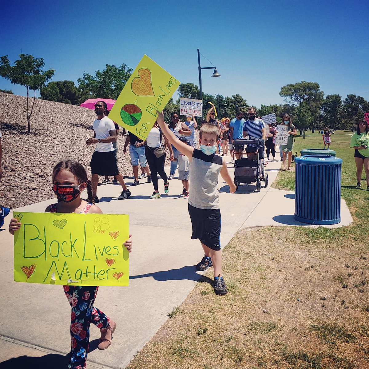 LittleHelpers9's tweet photo. #littlehelpers #lasvegas #blacklivesmatter #kidsagainstracismrally 
Thank you for the photos, Christina Mason! https://t.co/YadO085k9R