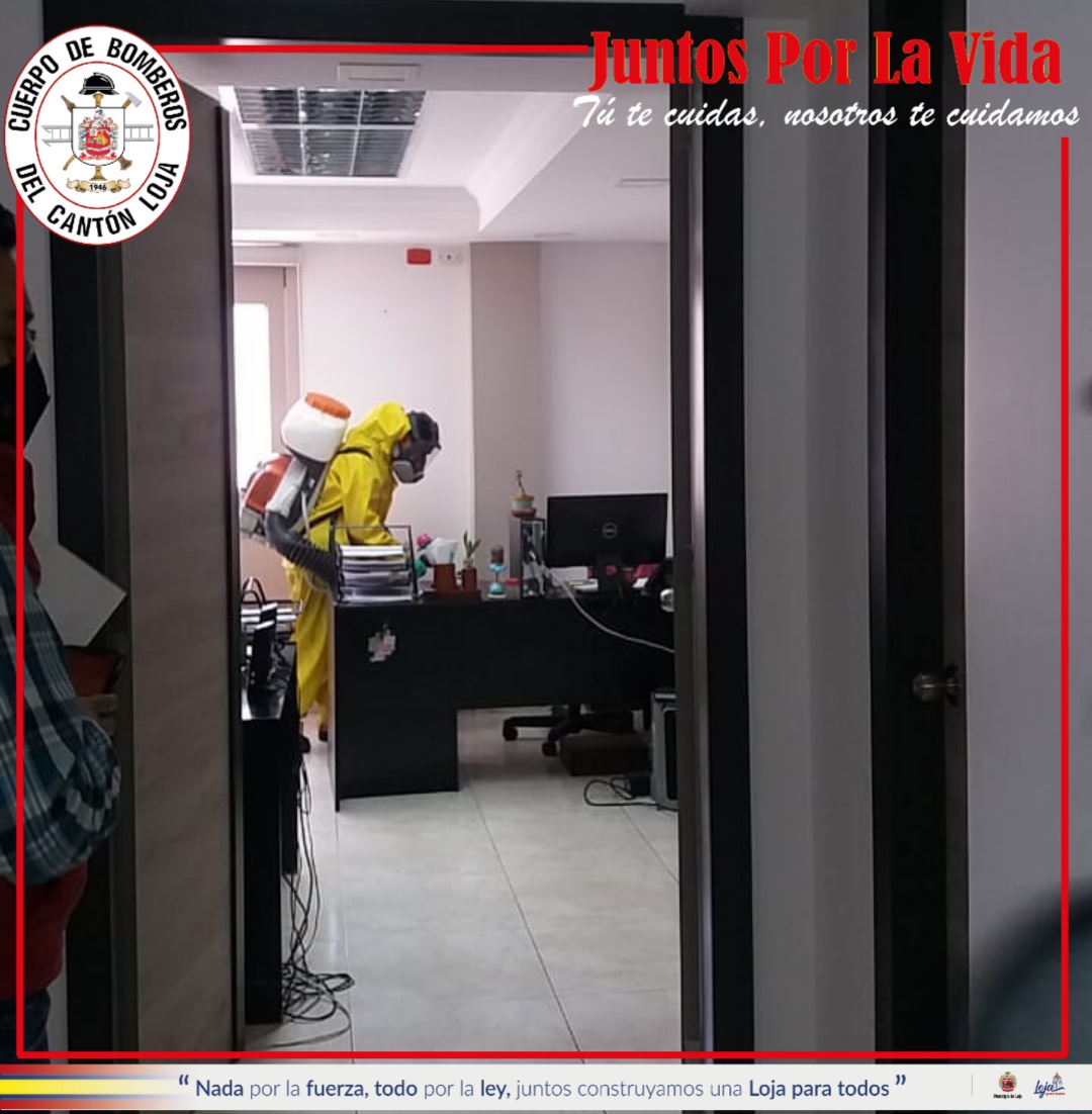 cbomberosloja's tweet photo. #JuntosContraElCOVID
Con el objetivo de precautelar la vida de los funcionarios y usuarios del #Casmul y del Centro de Acogimiento Infantil Municipal #SanJerónimoEmiliani” y del Centro #SanJuanBosco se realizó la desinfección de las oficinas y parte externa de los edificios. https://t.co/RUr6jvZmCJ