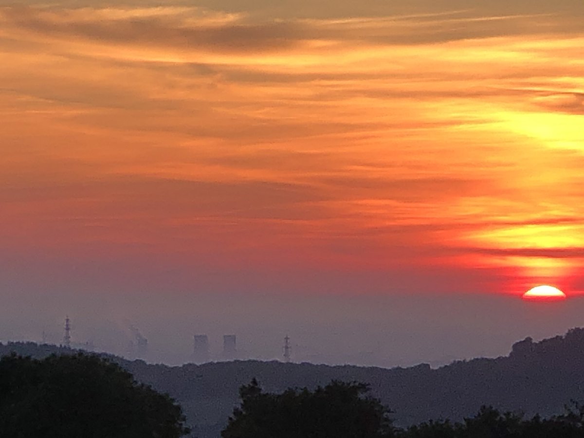 chip1e's tweet image. Under North Yorkshire skies - spectacular sunset this evening @Yorkshire_Life