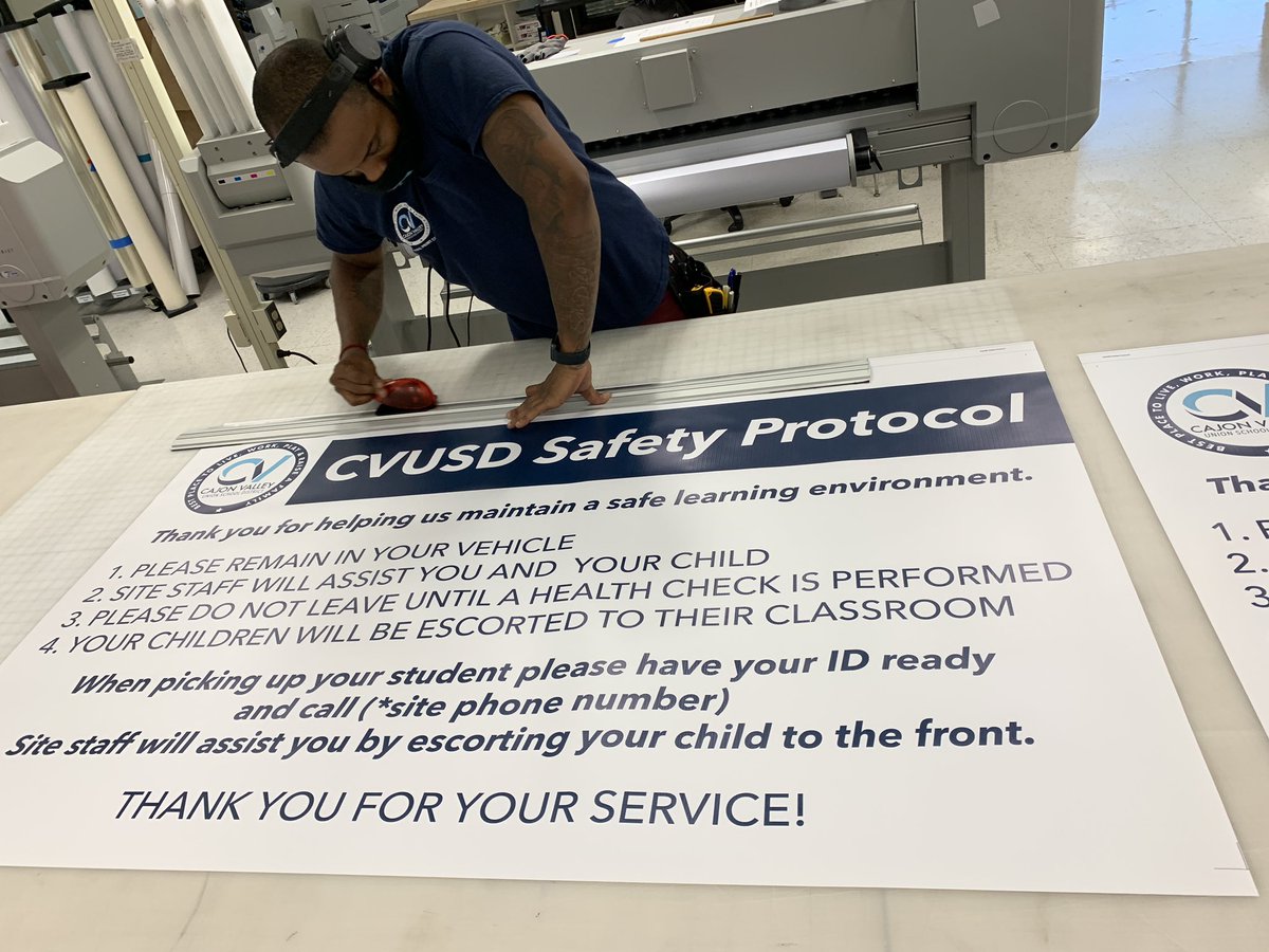 EdHidalgoSD's tweet image. #SafetyProtocol  @cvusdprintshop preparing for return to campus’ for summer of student engagement @CajonValleyUSD #youbelongcv