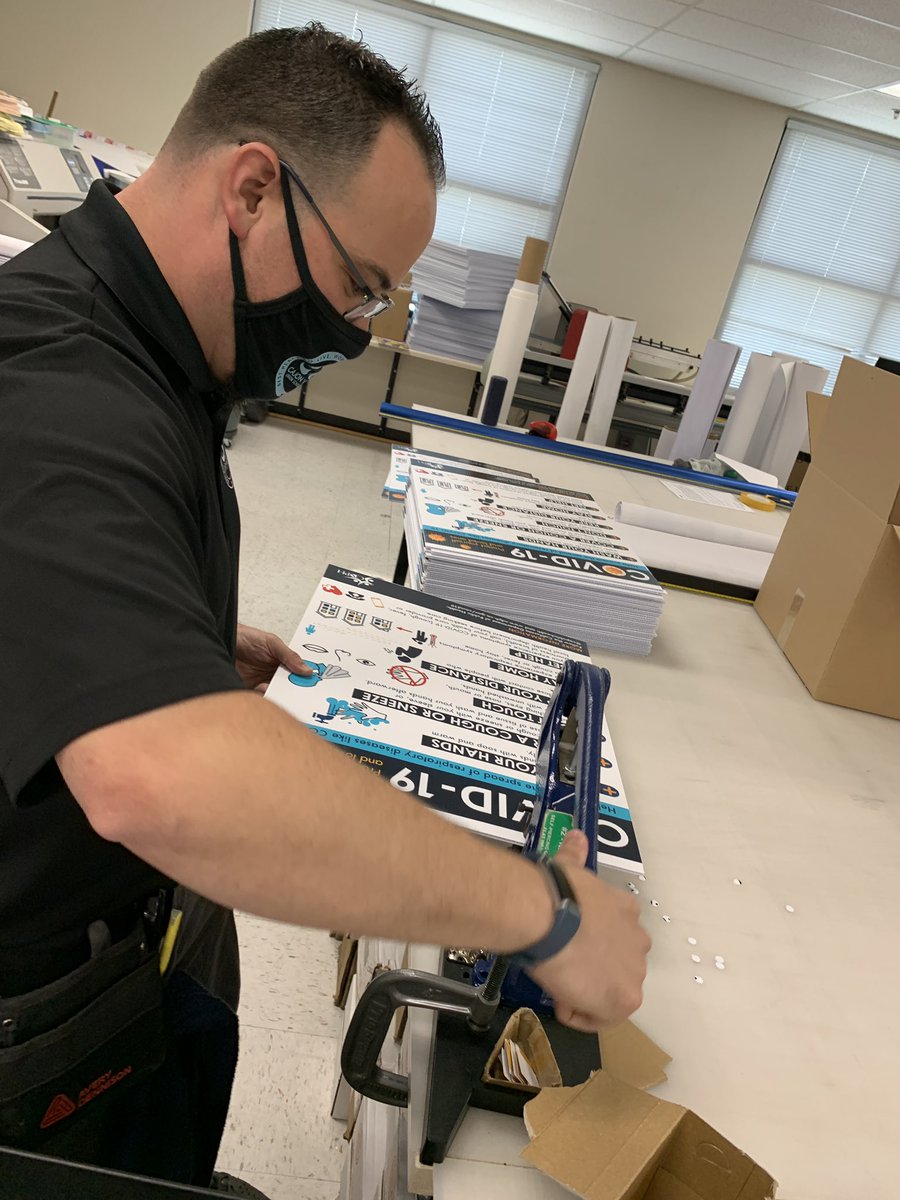 EdHidalgoSD's tweet image. #SafetyProtocol  @cvusdprintshop preparing for return to campus’ for summer of student engagement @CajonValleyUSD #youbelongcv