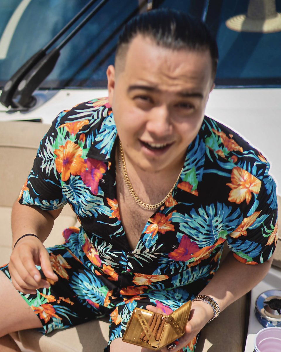 SenseiN3SS's tweet photo. #MIAinMiami 🛸💨🏝 https://t.co/TFXhCPFwNE