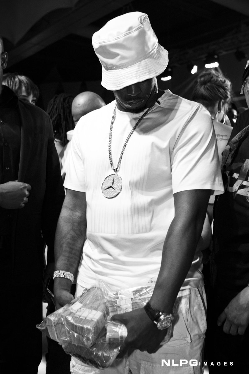 NLPGimages's tweet photo. Flex on 'em @Diddy #TBT #NLPGimages https://t.co/WSzSjjsJXy