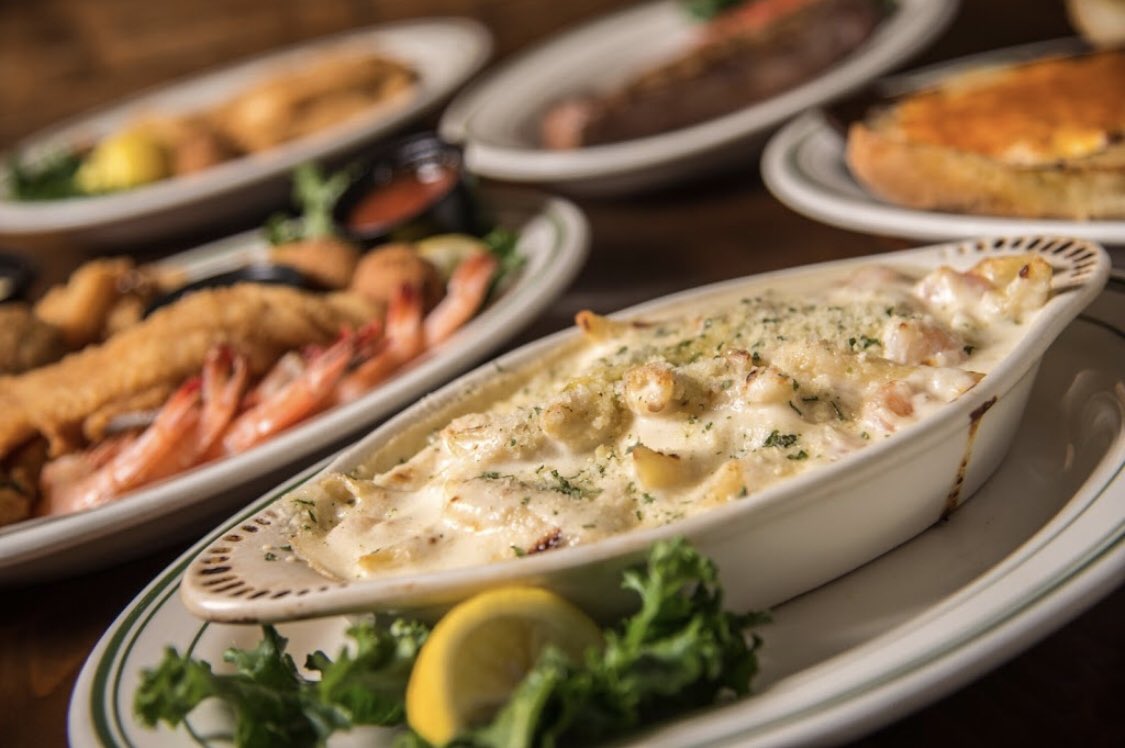 Is it Bloody Mary Time? Meet me at the Oyster House for the best Bloody Marys and fresh Gulf seafood on the coast. Let’s kick back, relax and watch the sun go down. We look forward to serving you!
#bestseafoodever
#meetmeattheOysterHouse
#crabulous
#bestBloodyMarys