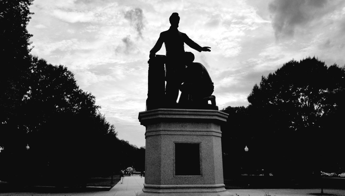 MarkJWestpfahl's tweet photo. I brought a group of #whhti19 teachers to Lincoln Park last July to look at the Emancipation statute. There's such powerful symbolism in the statue, especially in conjunction w/ Bethune statue, located to the east of the Emancipation statue. https://t.co/nrUIdNGH2p