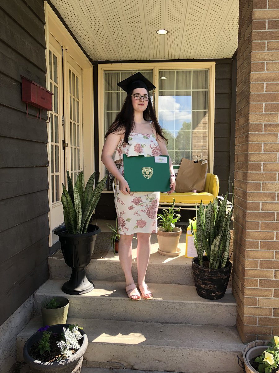 deneerep's tweet photo. Driveway Graduation Part 3! I love these kids and feel so blessed to celebrate with each family! #drivewaygraduation #CAPBabies #Graduation2020 @campbelltartans @RegPublicSchool https://t.co/hHCa5sVjOX