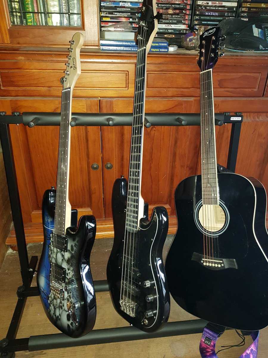 RustysDayOut's tweet image. What do we do in lockdown