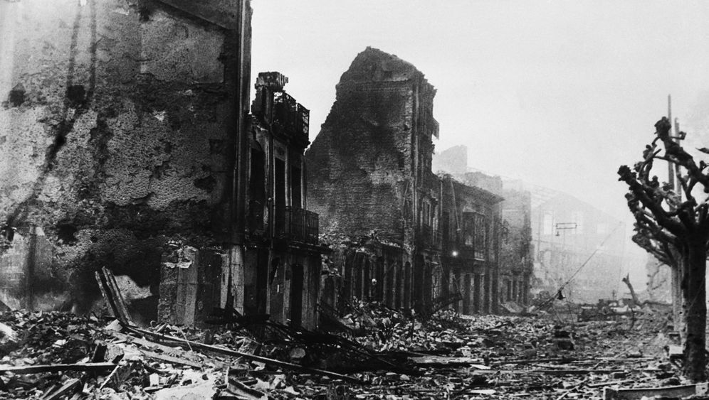 The Sixth is the role of the media.The Nationalists HATED the press, which openly sympathized w/ the Communists mutiIating bodies & torching churches.The Press even lied about Guernica, infamous battle, city torched by the Left as they fled, but blamed entirely on the Right.