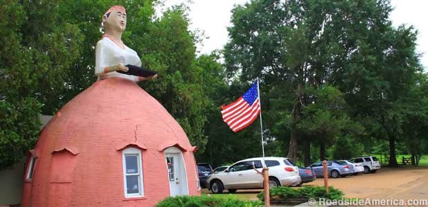 It’s not that I don’t want to see Confederate symbols gone. I absolutely do. Starting with Mammy’s Cupboard in Natchez. Some of the “good white folks” still call her Black Mammy’s for short. This is a fully functioning restaurant.