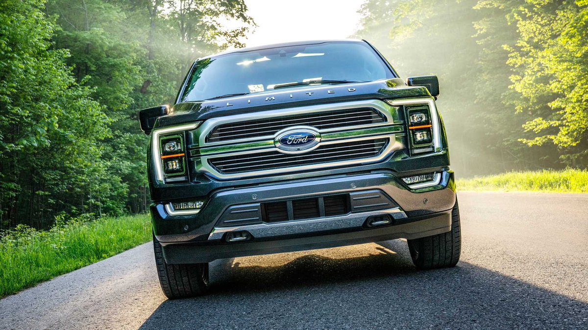 InfoAutoAr's tweet photo. #PorElMundo #Ford devela la nueva #F150, que presenta cambios estéticos y en su interior y suma un nuevo motor híbrido. #FordF150 #INFOAUTO #IApickup #IAconvosencasa https://t.co/btpQkMHaB7