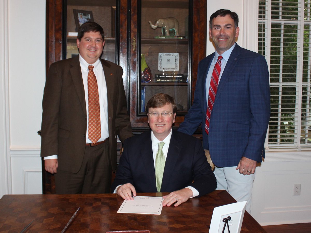 MississippiSOS's tweet photo. Proud to announce the words "In God We Trust" will replace the word "official" on the Secretary of State's agency seal. Thank you to Sen. Jeremy England and everyone else who supported this change. May those four words be a constant reminder of who is always in control. https://t.co/HYfwbI2Yst