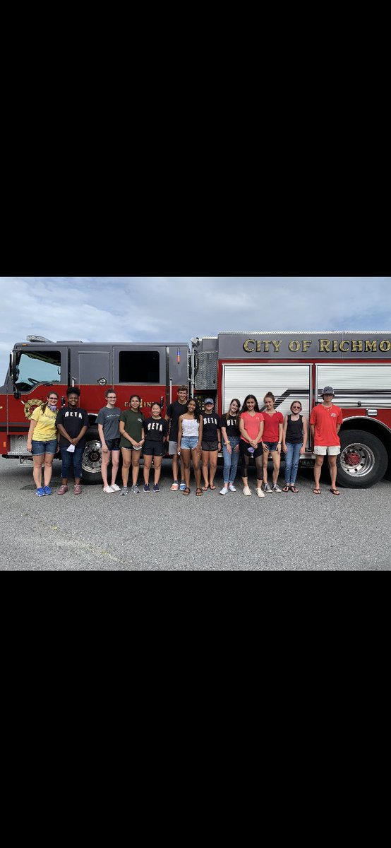 Canned Food Drive: Couldn’t have done it without this crew!  It was a crazy, super hot, busy but awesome afternoon!
400 cars came through in the first hour.
578 gift cards were given out.
These kids worked their butts off!