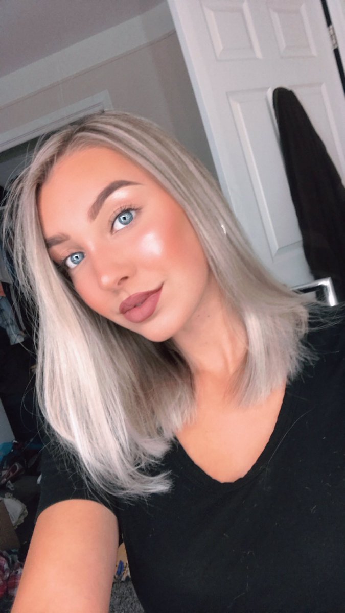 compau_ashlyn's tweet photo. Just showing off my hair bc I love it https://t.co/R9jQgGYbfA