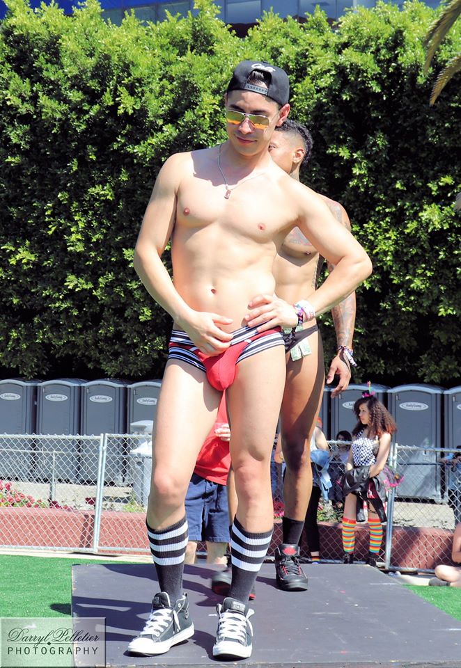 LGBTPhotoGuy's tweet photo. A #gogostud at @lapride #latinoheat #gaygogo #latinopride #gaylatino #PrideMonth #PRIDE2020 #gaypride #GayPride2020 #lapride https://t.co/7unF5Ui6OE
