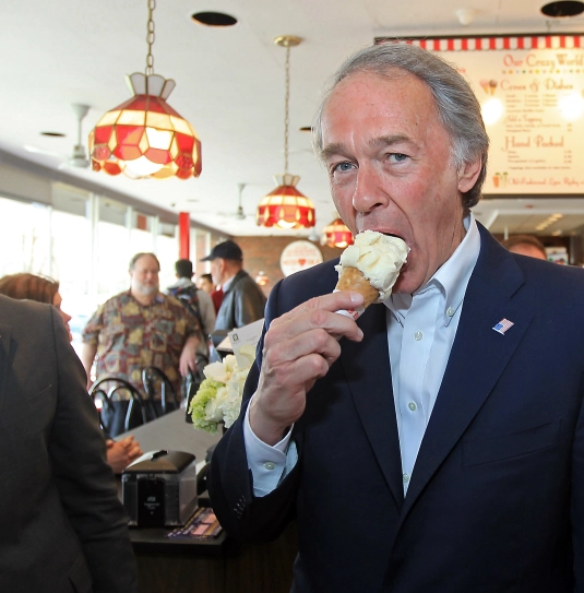 ed markey as pandas: a thread